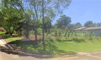 Imagem: Terreno grande de esquina