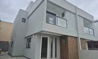 Imagem: Casa geminada com 3 dormitíos- Carianos