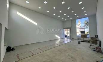 Imagem 7: Salão Comercial para Alugar na Vila dos Lavradores em Botucatu amplo com estacionamento