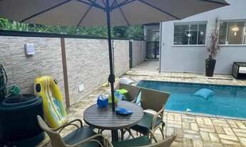 Imagem 3: Viva com conforto e exclusividade no Condominio Aruã.Casa mobiliada, 3 suites e amplo terr