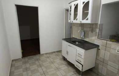 Imagem: Aluga-se Casa 2 Comodos e Banheiro zona