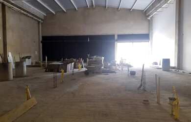 Imagem 7: Loja com 307m² de Área Total, com Vagas de Estacionamento em Frente, à venda no bairro Tei