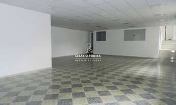 Imagem 4: Casa para aluguel possui 293 metros quadrados com 10 quartos em Água Verde - Curitiba - PR