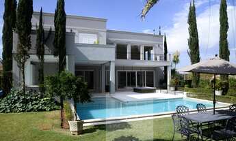 Imagem 5: Excelente casa voltada para campo de golfe, projetada por Fernando Carmona Poles