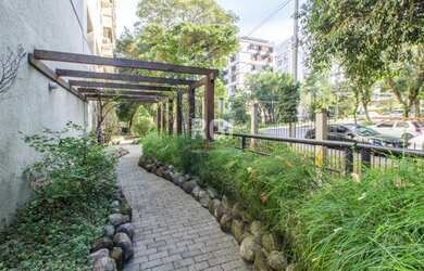 Imagem 2: Porto Alegre - Apartamento Padrão - Auxiliadora