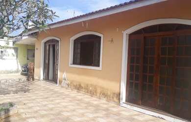 Imagem 2: Casa para venda possui 212 metros quadrados com 3 quartos em Flórida - Praia Grande - SP