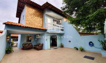 Imagem: Casa no Mirante da Lagoa em Macaé, com