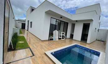 Imagem: Casa no Golden Village com três suítes