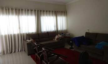 Imagem 7: Imóvel com piscina na região central