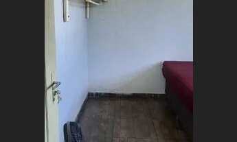 Imagem: Aluga-se quarto com banheiro !