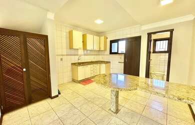 Imagem 3: Duplex com 2 quartos a poucos metros do mar