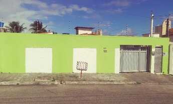 Imagem 2: Casa em rua pública, com 3 quartos, 2 salas, garagem para 2 carros, cozinha