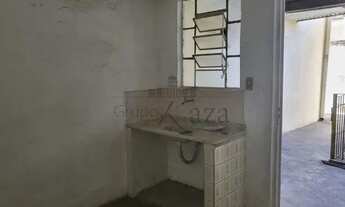 Imagem 3: Kitnet/conjugado para aluguel possui 30 metros quadrados com 1 quarto