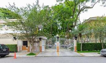 Imagem 7: Linda casa em condomínio fechado com 224 m2 de área construída. Living para três ambientes