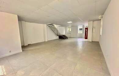 Imagem 2: Casa com 2 dormitórios para alugar, 270 m² por R$ 16.200,00/mês - Maracanã - Rio de Janeir