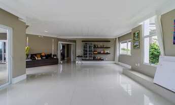 Imagem 4: Espetacular Residência em Condomínio de alto padrão, em Santa Felicidade!