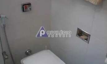 Imagem 6: Oportunidade Única no Leblon - Apartamento com 2 Quartos Esperando por Sua Modernização