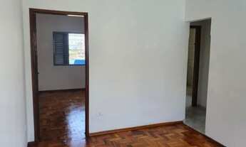 Imagem 5: Jacareí alugo casa central bela vista 02 dorts. esp. veículo e outra menor 02 cômodos