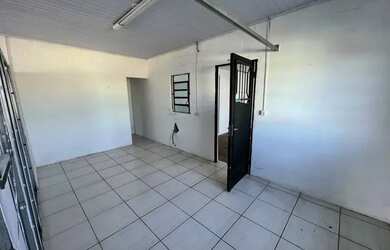 Imagem 5: Casa Comercial para aluguel possui 100 m2 com 2 quartos