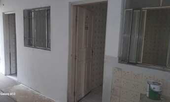 Imagem: Aluga-se 4 cômodos s/garagem