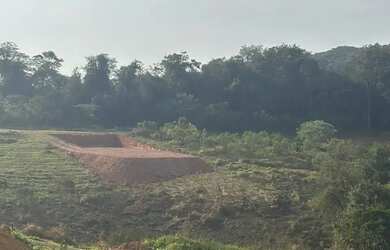 Imagem 12: Tranquilidade e Conveniência: Terreno em Ibiúna, Próximo ao Asfalto e à Rodovia!