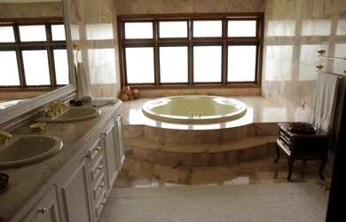 Imagem 2: Casa de 850 metros quadrados no bairro Iate Clube de Americana com 4 quartos