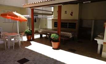 Imagem 3: De frente com sacada e vista mar