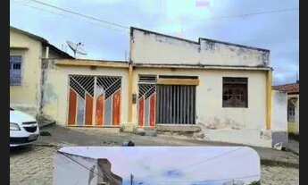 Imagem: Casa à Venda no Centro - Pronta para Morar!