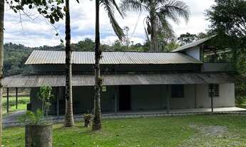 Imagem 5: Casas na barragem