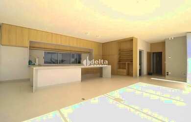 Imagem 2: Casa residencial com 3 suítes disponível para venda no bairro Jardim Inconfidência em Uber