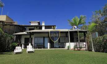 Imagem: Casa frente mar, localizada na praia da