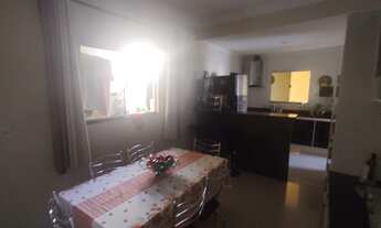 Imagem 3: Casa para venda tem 250 metros quadrados com 2 quartos