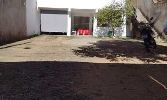 Imagem 4: Casa com dois pavimentos e terraço (parte alta no Santa Rita