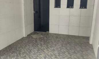 Imagem: Alugo casa incluso água 1/4 com garagem