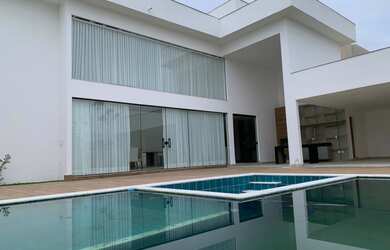 Imagem 7: Casa de condomínio para aluguel e venda possui 600 metros quadrados com 4 quartos