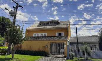 Imagem: Casa Com 03 Pavimentos com Área de Jardim!