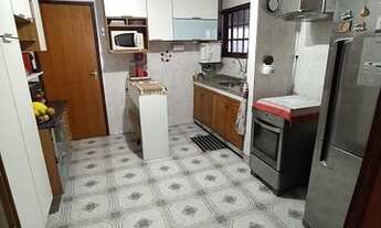 Imagem 3: Casa + anexo com 5 quartos próximo da loja Casa e Vídeo bem no Centro de Rio das Ostras- R