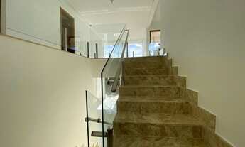 Imagem 5: Casa de condomínio para venda possui 428 metros quadrados com 4 quartos