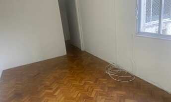 Imagem 2: Apartamento para venda possui 80 metros quadrados com 2 quartos em Botafogo - Rio de Janei