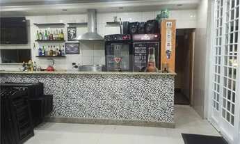 Imagem 2: Restaurante porta fechada na Casa Verde