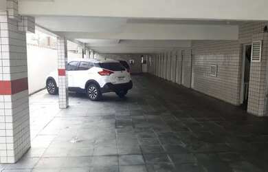 Imagem 2: Apartamento com 2 dormitórios na segunda quadra da praia