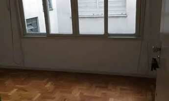 Imagem 7: Locação R$ 750 na rua Portugal. JK com vaga de garagem. Split