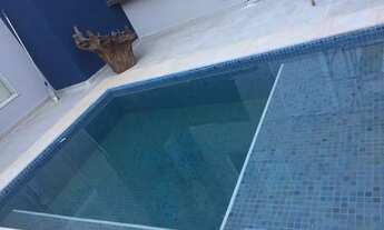 Imagem 2: Sobrado à venda em condomínio fechado com 04 suítes e piscina