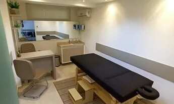 Imagem: Sala montada para estética em Santa Felicidade