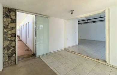 Imagem 6: Casa Residencial/Comercial com 3 Quartos e 3 banheiros com 450m² à Venda por R$ 1.300.000