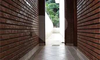 Imagem 4: Sobrado para aluguel e venda possui 300 metros quadrados com 3 quartos