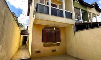 Imagem: Sobrado com 3 suites e 2 vagas de garage