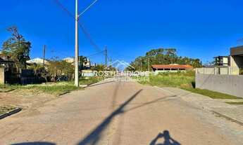 Imagem 3: Casa Nova com Piscina e Lareira no Balneário Eliana, Modernidade e Sofisticação Perto do M