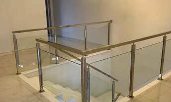 Imagem 6: Imóvel Exclusivo 252m² 3 Suítes com Closet, Piscina e Energia Solar