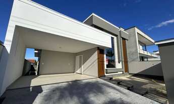 Imagem 2: Casa Ampla à Venda em Tijucas! 3 Quartos + Área de Festa